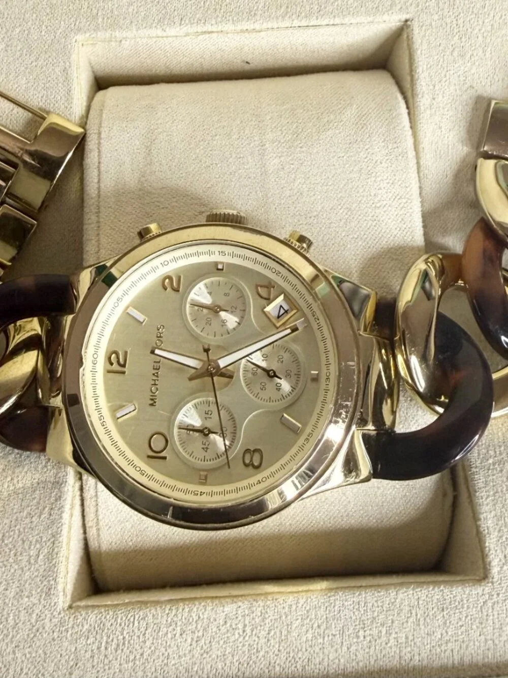 Michael Kors Runway Watch MK-4222 Womens Petite Wrist 38mm Chronograph Chain